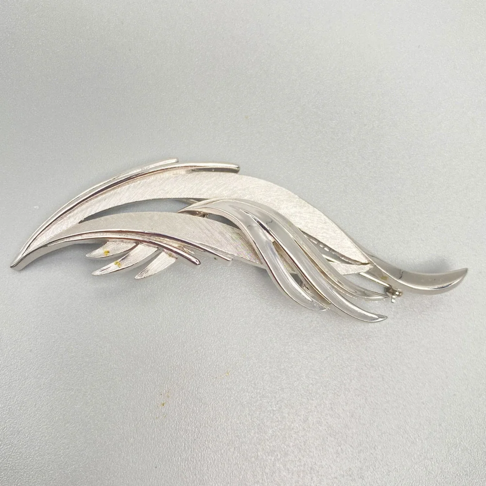 Vintage Crown Trifari Silver Leaf Brooch Signed
